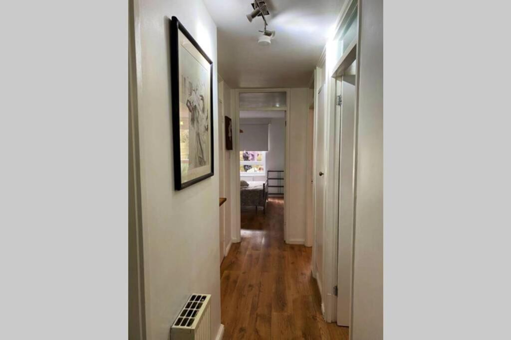 Two Bedroom Garden Flat In Zone 2 London Eksteriør billede